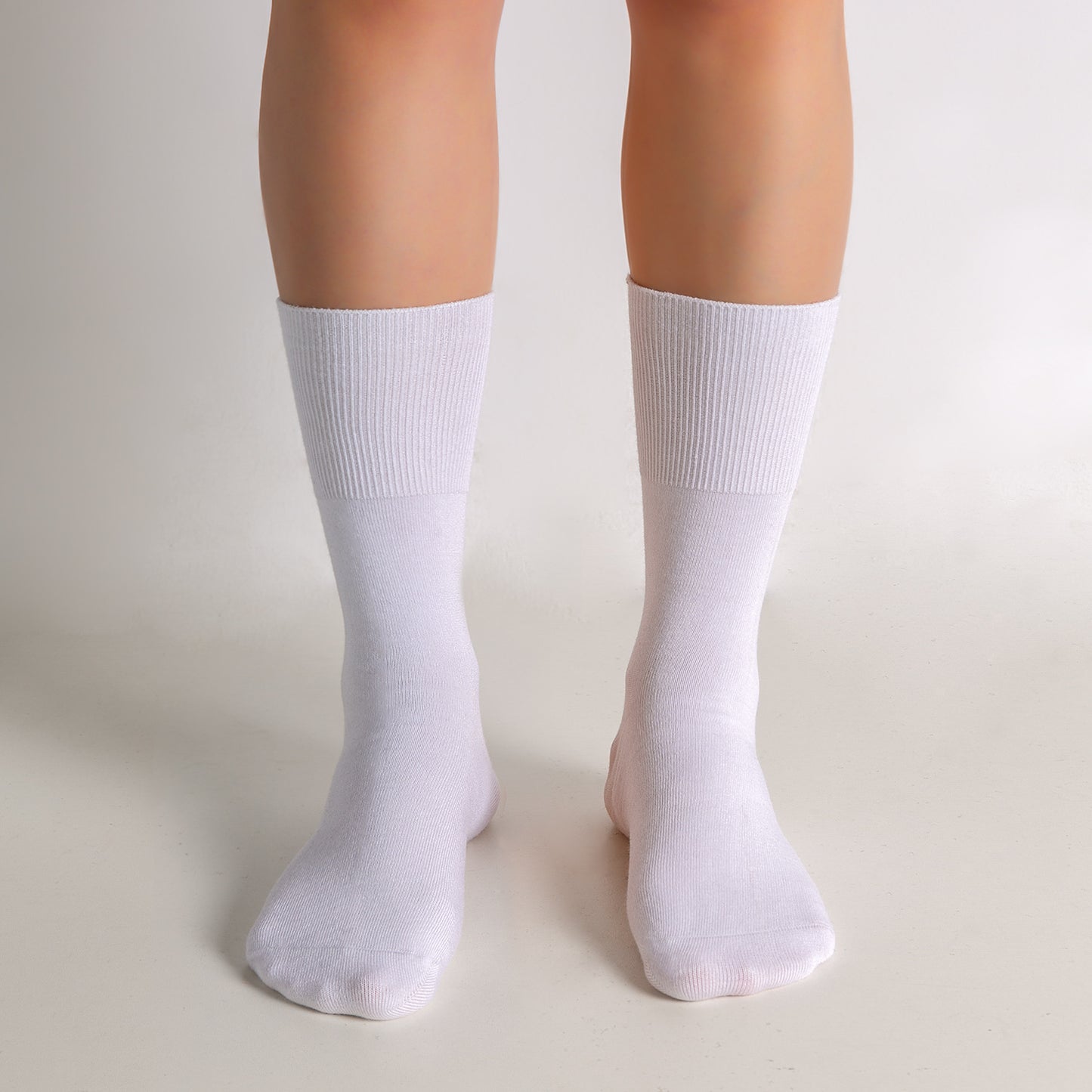 Extra Wide Diabetic Socks - Comfort for Swollen Feet